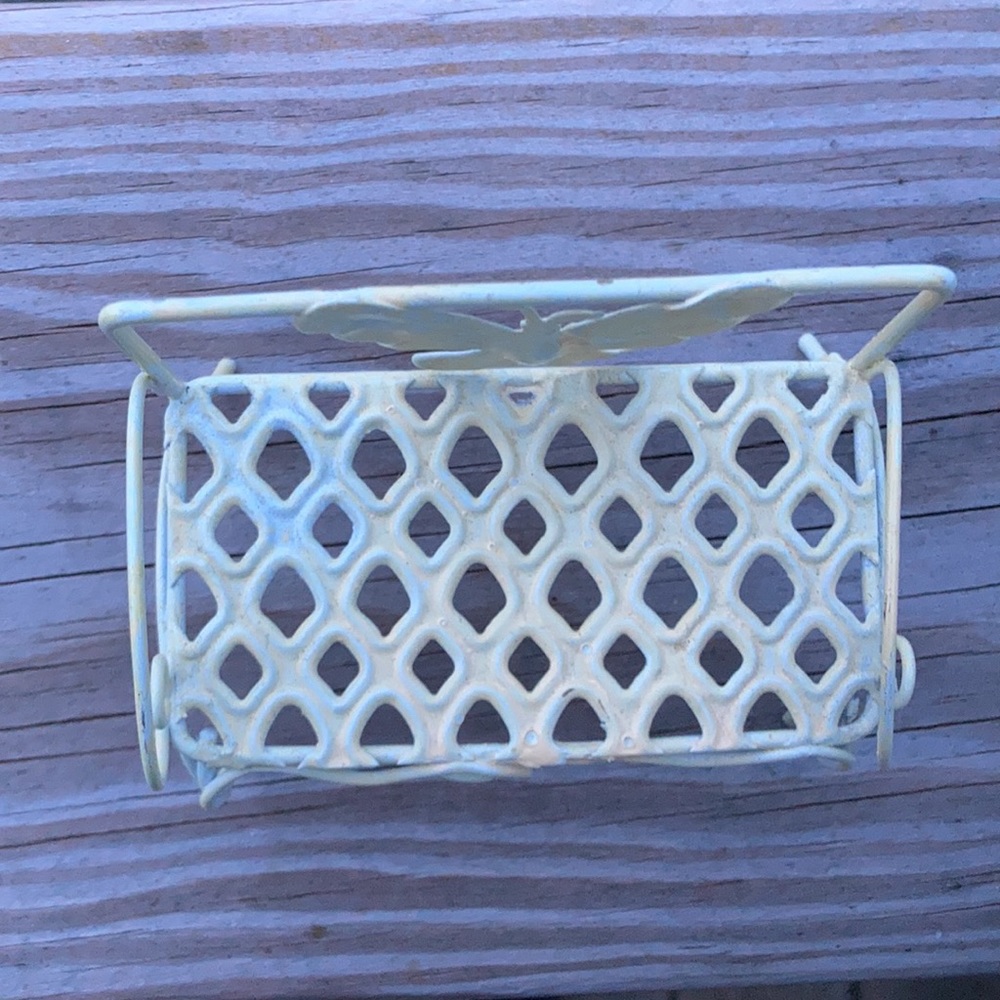 ⚜️Mini Yellow Butterfly Bench! NWT! - Picture 2 of 5